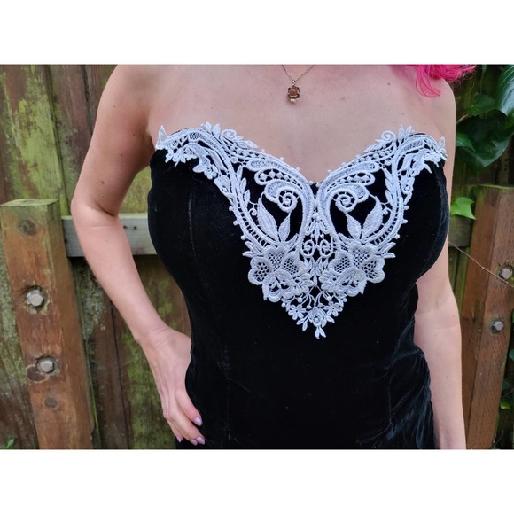 80's Vintage Scott McClintock Black Velvet midi pencil dress - Picture 2 of 7